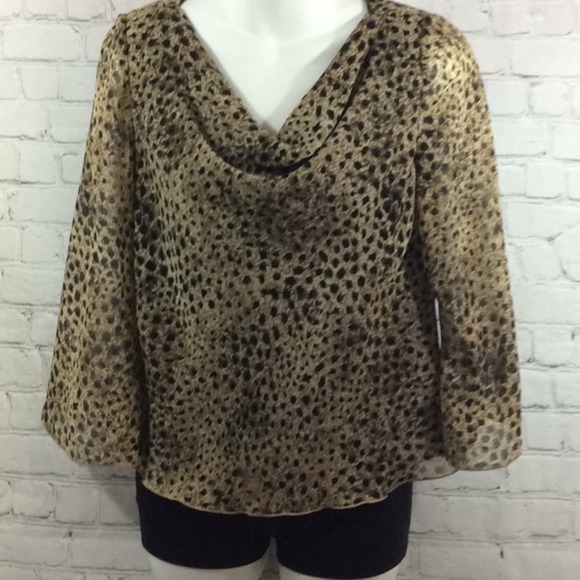 Maggy London Tops - Maggy London silk blouse size 6 EUC